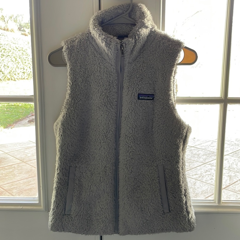 Patagonia Women’s Los Gatos Vest. Gray size small. In perfect condition!